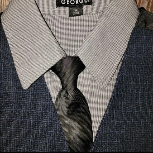 ‼️SOLD ON MERCARI ‼️Boys Suit sz 14 XL - Picture 2 of 2